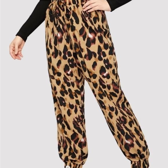 SHEIN Pants - SHEIN Leopard Print Elastic Hem Drawstring Pants Size XS
